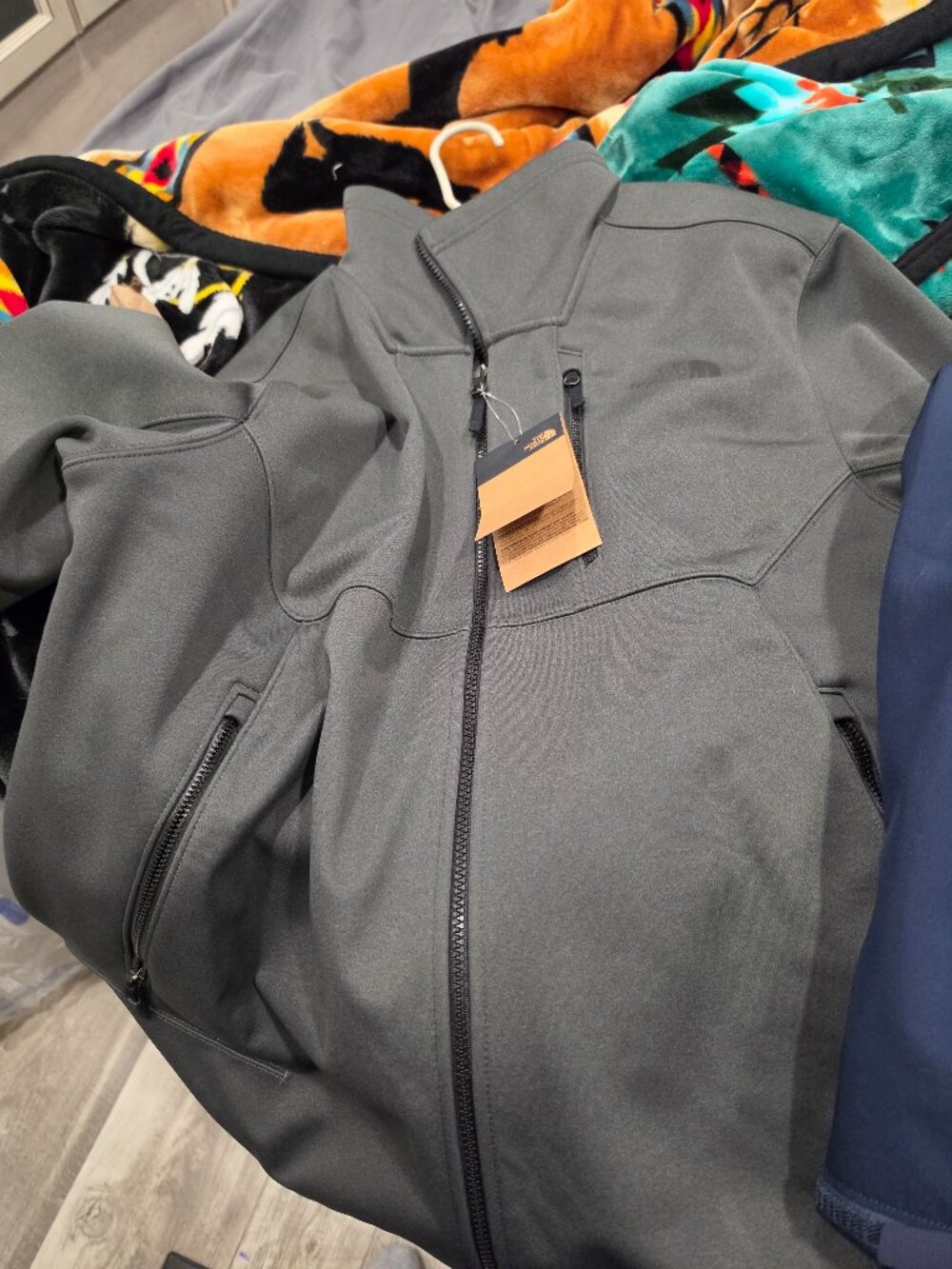 Mens north face brand new 2xl gray and blue jackets bundle